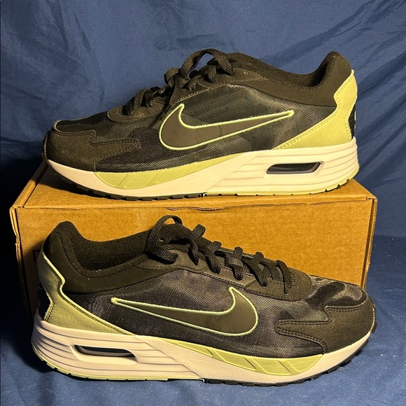 Nike- Air max, black green, 11.5 men QS - Picture 1 of 4